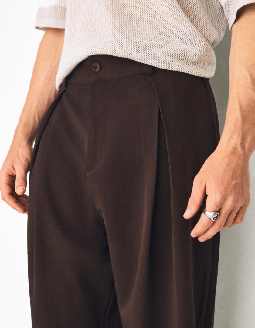 Bershka Pantalon baggy à pinces — Brown