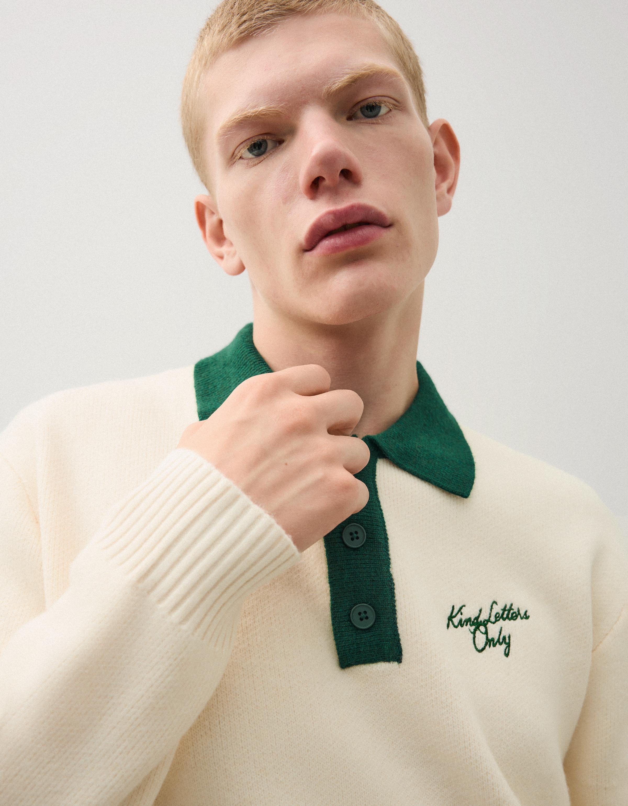 Bershka Contrast Polo Knit Sweater — Blanc cassé