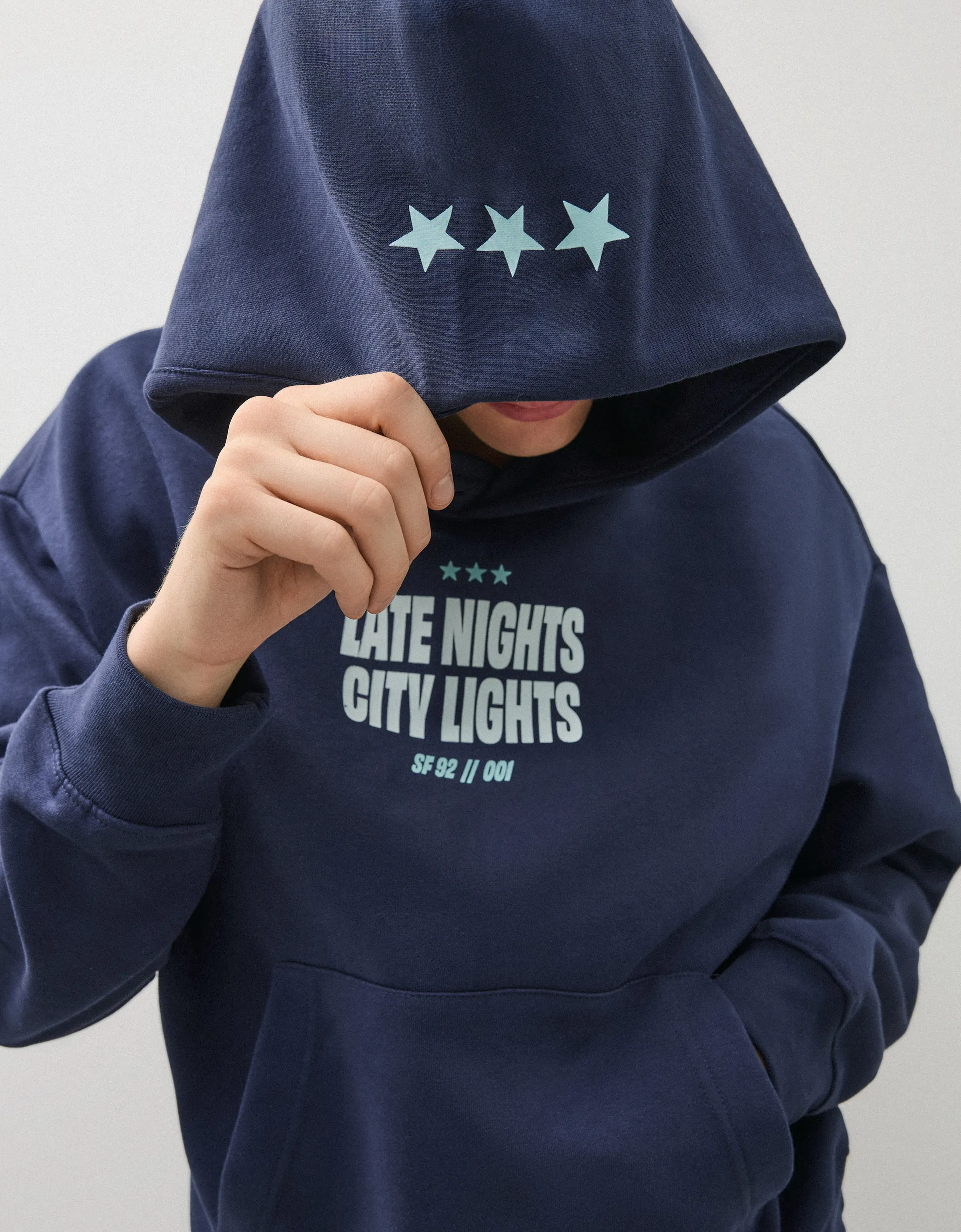 Bershka Sweat à capuche imprimé — Marine
