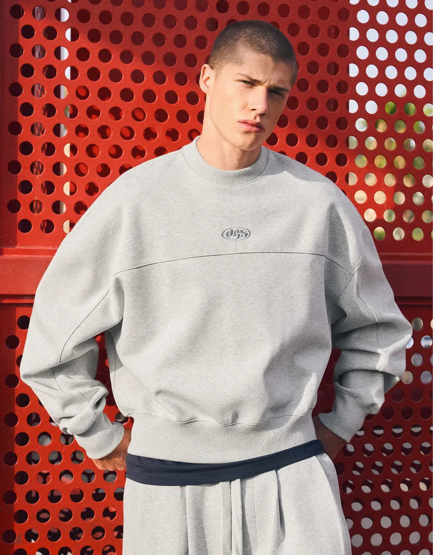 Bershka Patch Crewneck Sweatshirt — Gris