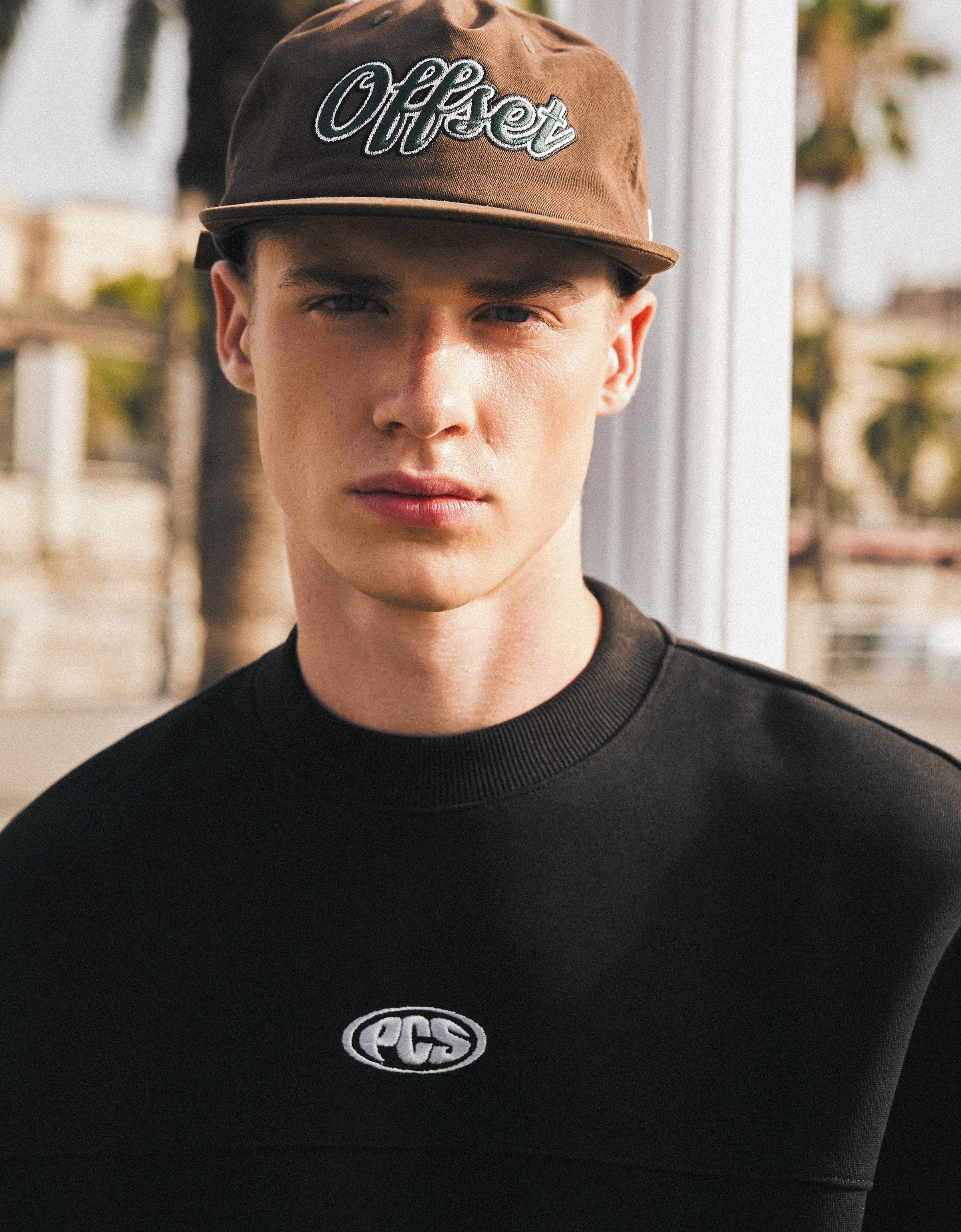 Bershka Patch Crewneck Sweatshirt — Noir