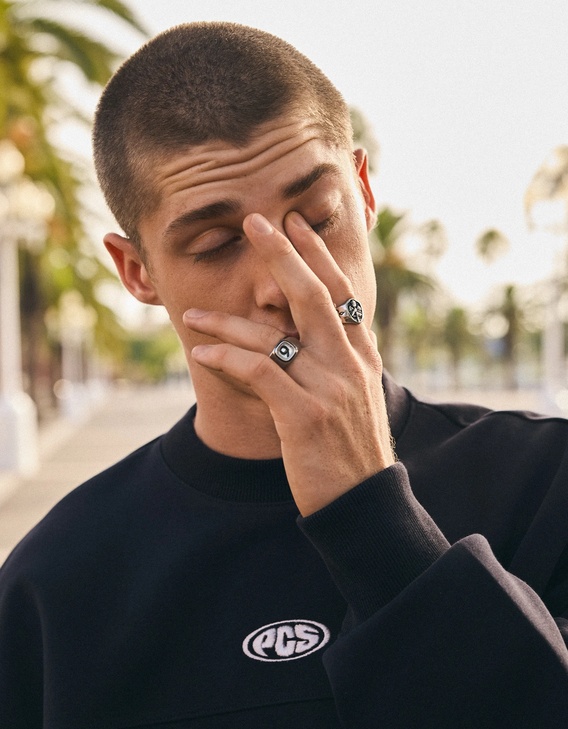 Bershka Patch Crewneck Sweatshirt — Marine