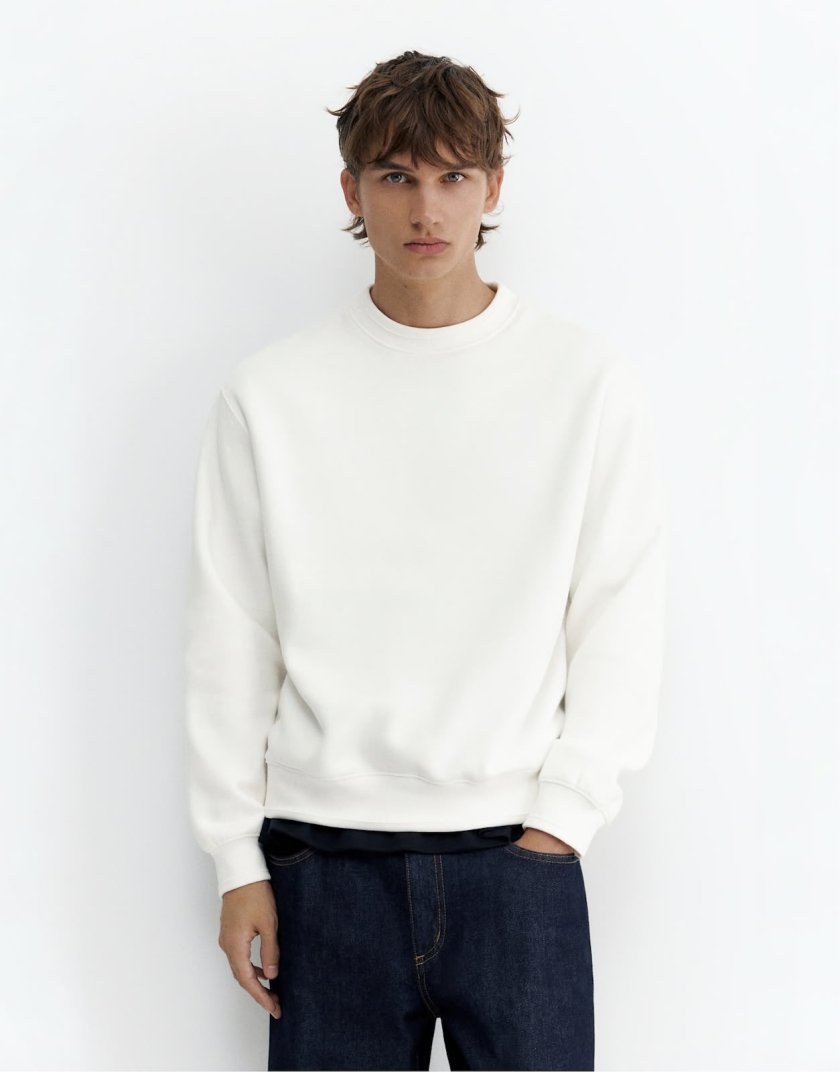 Pull&Bear Pull&Bear Relaxed fit sweatshirt in sky blue — White