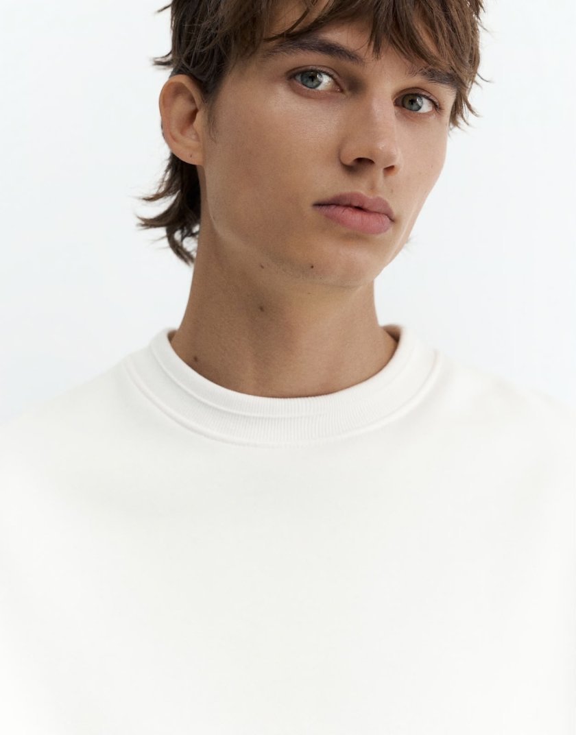 Pull&Bear Pull&Bear Relaxed fit sweatshirt in sky blue — White