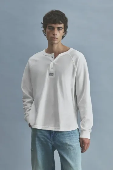 T-shirt Henley marine manches