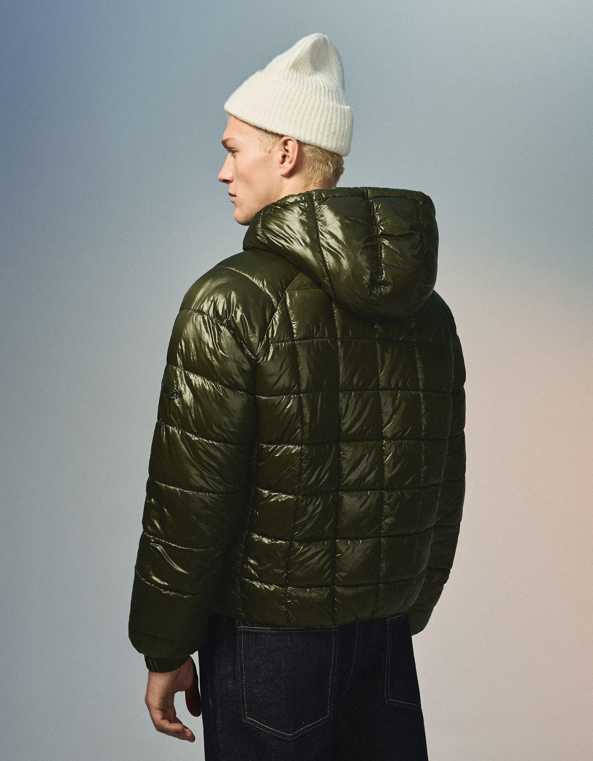 Bershka Blouson capuche matelassé quadrillé — Olive