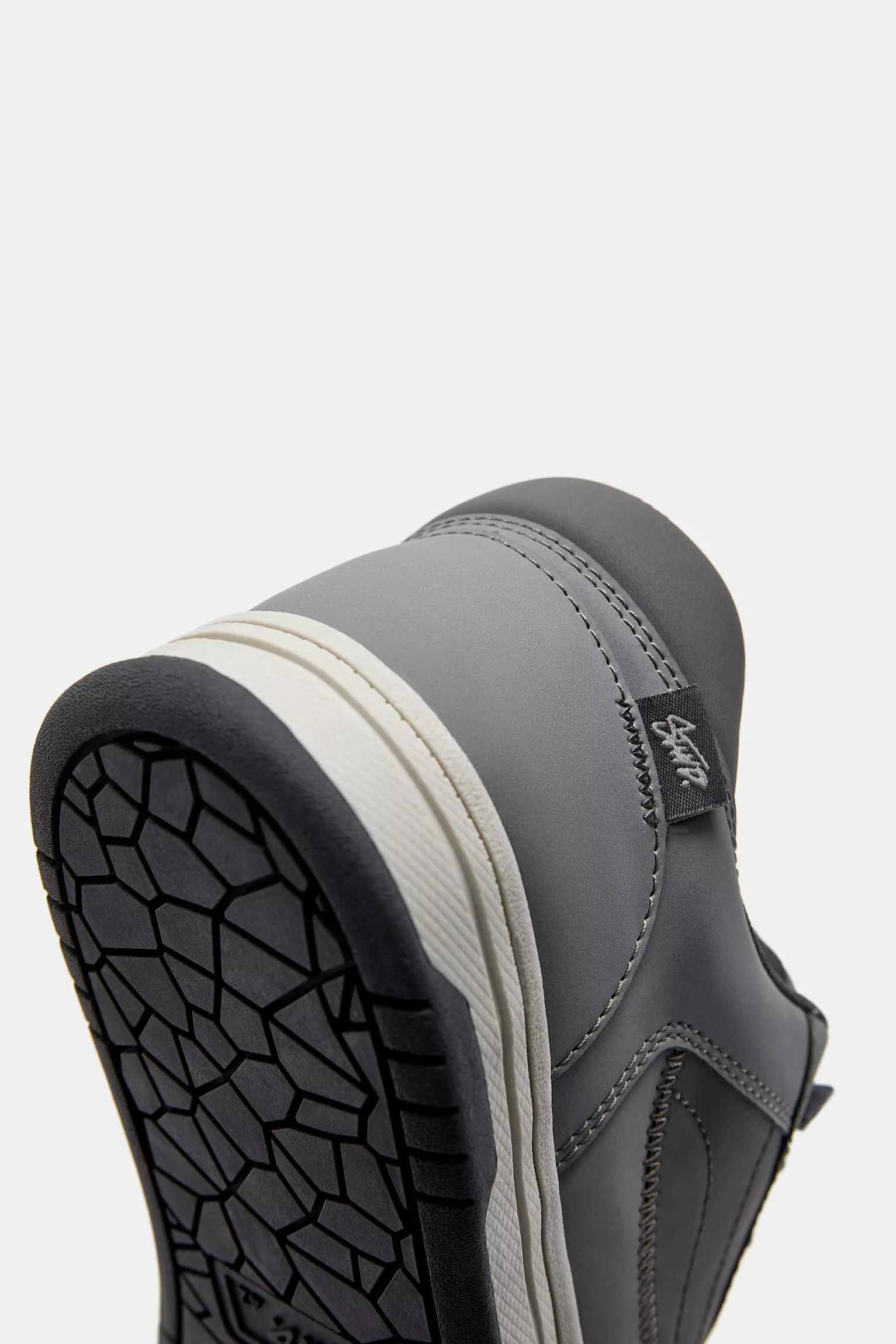 Pull&Bear Everyday Leather Sneakers — Grey