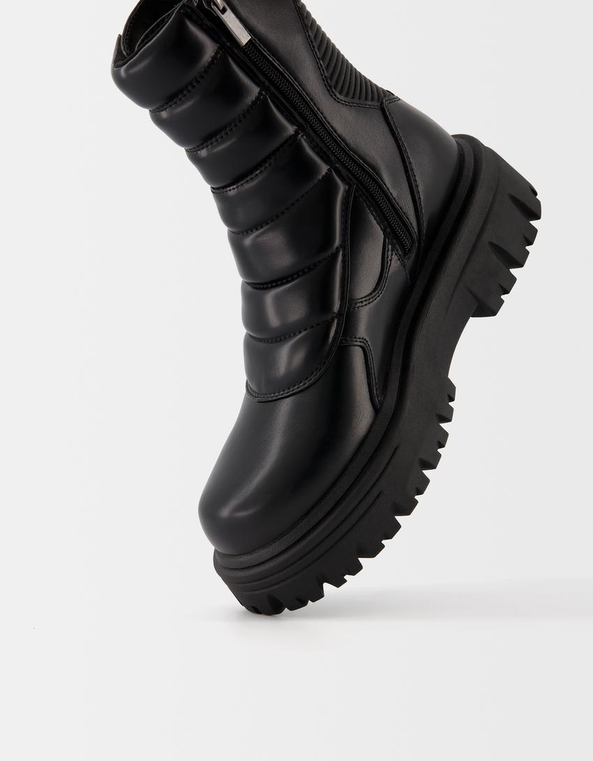 Bershka Suede Chelsea Boots — brown