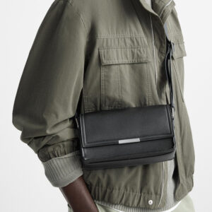 ZARA Messenger – Sleek Noir